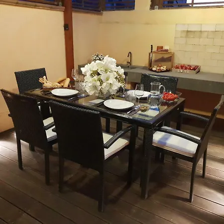 Villetta Con Piscina 펜션 풀라