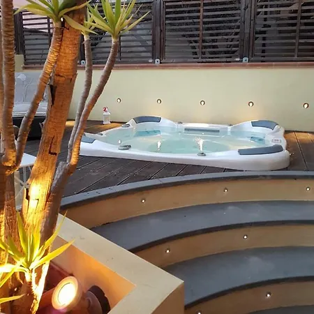 펜션 Villetta Con Piscina