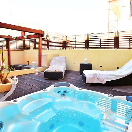 펜션 Villetta Con Piscina