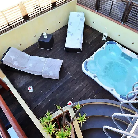 펜션 Villetta Con Piscina *